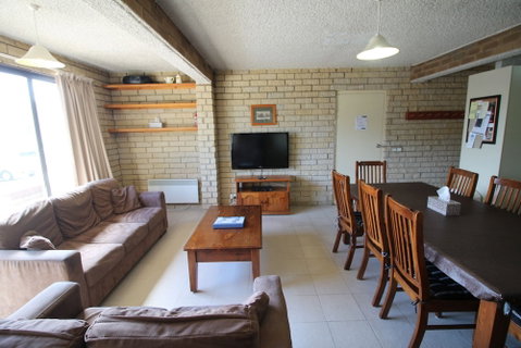 Central Park 4 - Centre Of Jindabyne - Whitsundays Accommodation 1