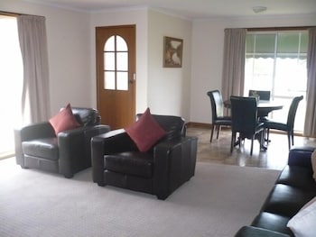 Parklake Holiday Units - Whitsundays Accommodation 0