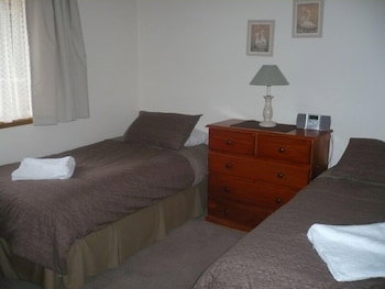 Parklake Holiday Units - Whitsundays Accommodation 3