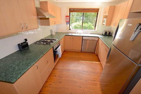 Teach Na Cairde House Of Friends - Whitsundays Accommodation 2