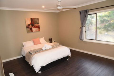Warrawong Holiday Big Home - Whitsundays Accommodation 0