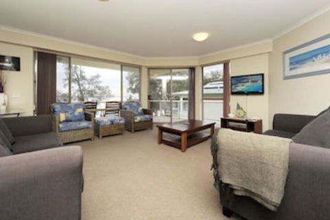 Pelican Sands Unit 4 Soldiers Point - Whitsundays Accommodation 0