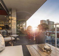 Loft Penthouse With Startling City Views  Parking - Whitsundays Accommodation