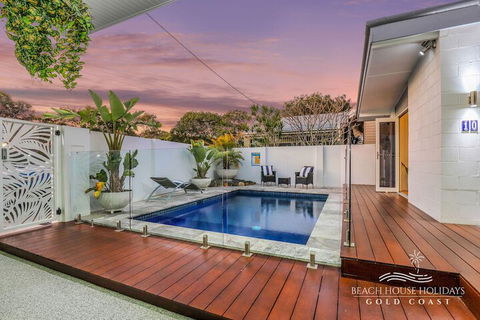 Miami Beachside Beach House - Whitsundays Accommodation 5