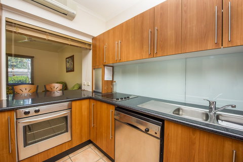 Picnic Bay Apartments Unit 1 - Whitsundays Accommodation 1