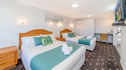 Adrift Apartments - Whitsundays Accommodation 4