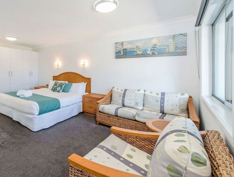 Adrift Apartments - Whitsundays Accommodation 6