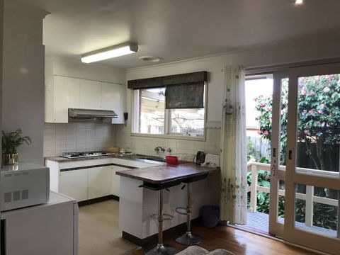 The Glen Family House - Whitsundays Accommodation 1