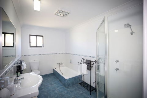 Dell Lee Cottage - Whitsundays Accommodation 5