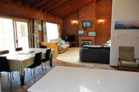 Norfolk At Hat Head - Whitsundays Accommodation 0