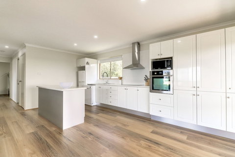 Outlook Views - Whitsundays Accommodation 3