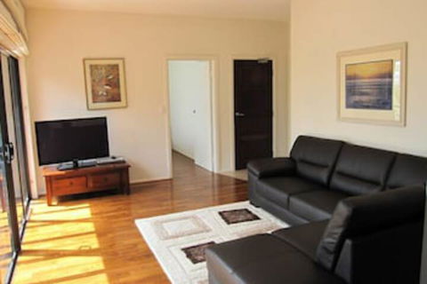 3, 2-4 Warley By The Sea - Whitsundays Accommodation 0