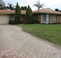 Canal Time Holiday Home - Whitsundays Accommodation
