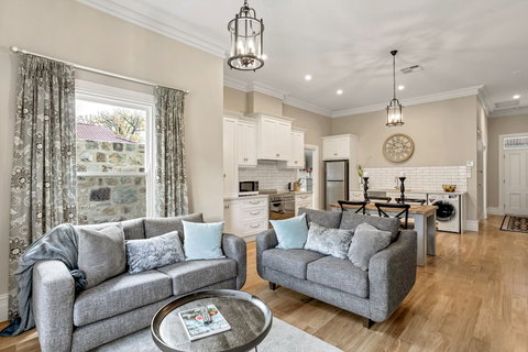 Grandview Accommodation - The Elm Tree Apartments - Whitsundays Accommodation 5