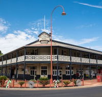 Castlereagh Hotel - Whitsundays Accommodation