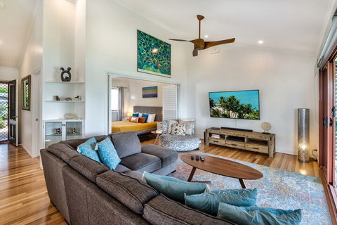 Heliconia 10 Newly Renovated House - Whitsundays Accommodation 5