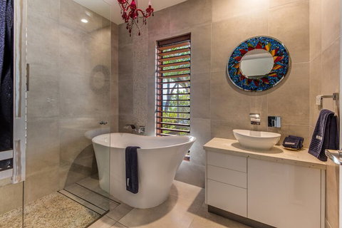 Heliconia 10 Newly Renovated House - Whitsundays Accommodation 6