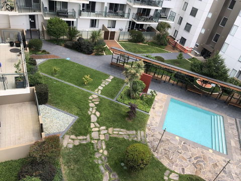 Staying Places - The Avenue - Whitsundays Accommodation 3