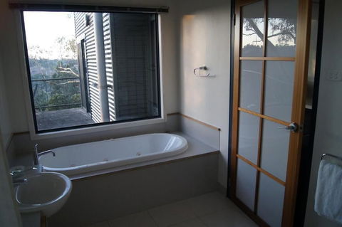River Vineyard Retreat - Whitsundays Accommodation 4