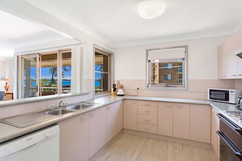 Ronald Avenue Unit 2 / 36 - Whitsundays Accommodation 3