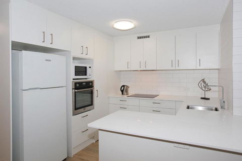 Unit 4 Coolum Cove Coolum Beach - Whitsundays Accommodation 3