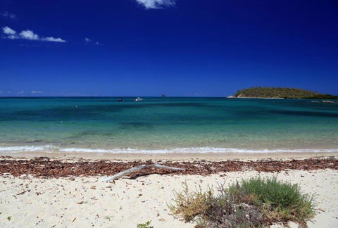 Hydeaway Retreat Beach House Hydeaway Bay - Whitsundays Accommodation 2