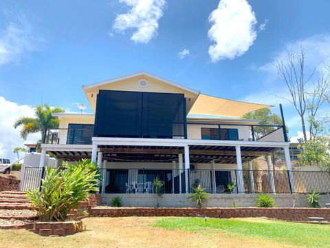 Hydeaway Retreat Beach House Hydeaway Bay - Whitsundays Accommodation 3