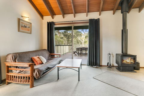 Jarara Cottage - Whitsundays Accommodation 3