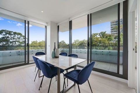 New Luxury Apartment Walking To Shops & Cinema - Whitsundays Accommodation 2
