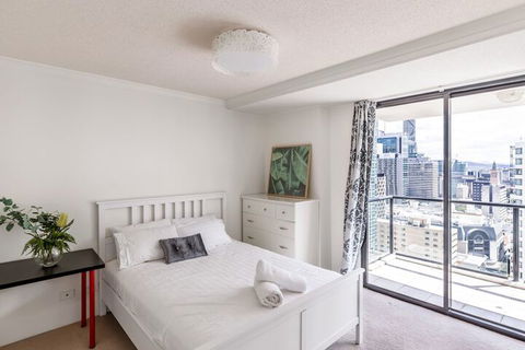 Rivercity CBD Apartment - Whitsundays Accommodation 5
