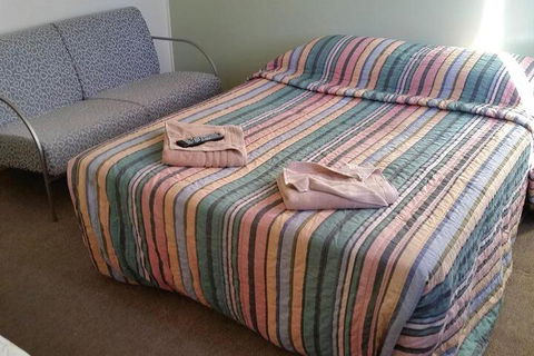 Australian Hotel Cooma - Whitsundays Accommodation 2