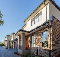 AUJOY 4 Bed Townhouse Burwood 2 - Whitsundays Accommodation