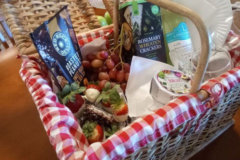 Guide Falls Cottage - Whitsundays Accommodation 4