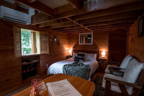 Guide Falls Cottage - Whitsundays Accommodation 5