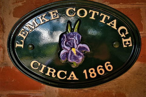 Lemke Cottage Moculta - Whitsundays Accommodation 1