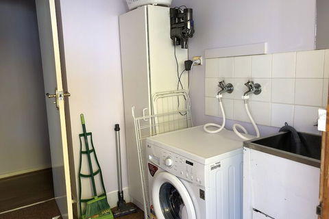 Canberra Entire House 3 Bedroom - Whitsundays Accommodation 4