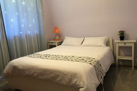 Canberra Entire House 3 Bedroom - Whitsundays Accommodation 2