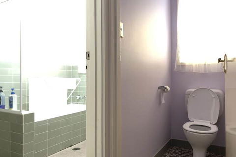 Canberra Entire House 3 Bedroom - Whitsundays Accommodation 6