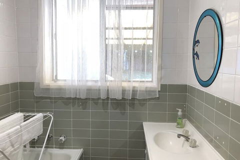 Canberra Entire House 3 Bedroom - Whitsundays Accommodation 7