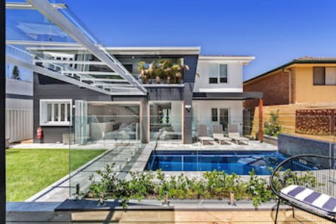 La Luna Shoal Bay - Whitsundays Accommodation 0