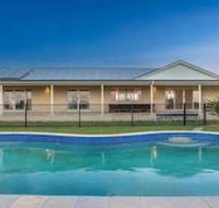 Your Luxury Escape Byron Sunset Breeze - Whitsundays Accommodation