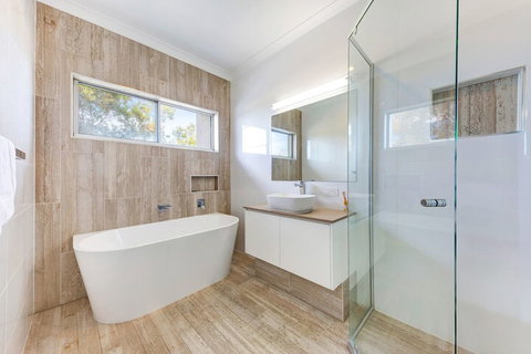 Panoramic And Ocean Views - Whitsundays Accommodation 4