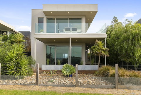 Grossard Point The Lighthouse Ventnor - Whitsundays Accommodation 1