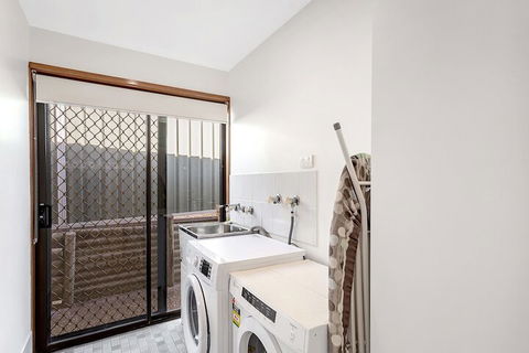 Campbell Avenue 28 - Whitsundays Accommodation 7