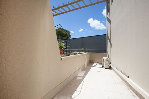 Urban Rest The Young - Whitsundays Accommodation 1