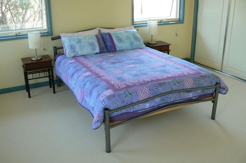 Sandy Point Beach Escape - Whitsundays Accommodation 3