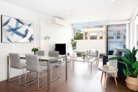 Urban Rest - Riley St - Whitsundays Accommodation 0
