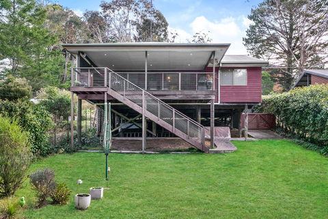 Baileys Retreat - Whitsundays Accommodation 0