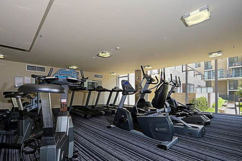 Spacious 1-Bedroom Apartment With Parking - Whitsundays Accommodation 6