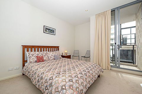 Spacious 1-Bedroom Apartment With Parking - Whitsundays Accommodation 4